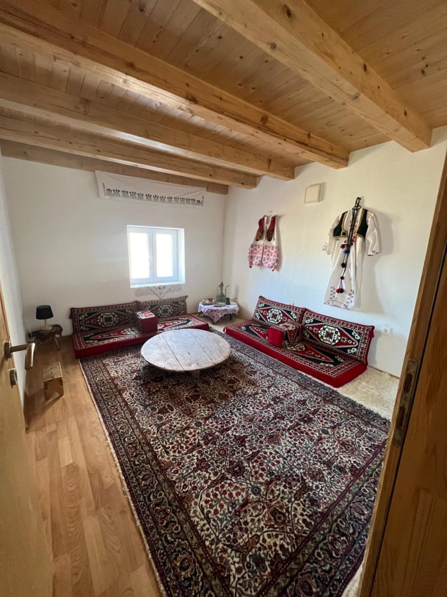 Kod Kapetana Tea Bed & Breakfast Gornji Lukomir Luaran gambar
