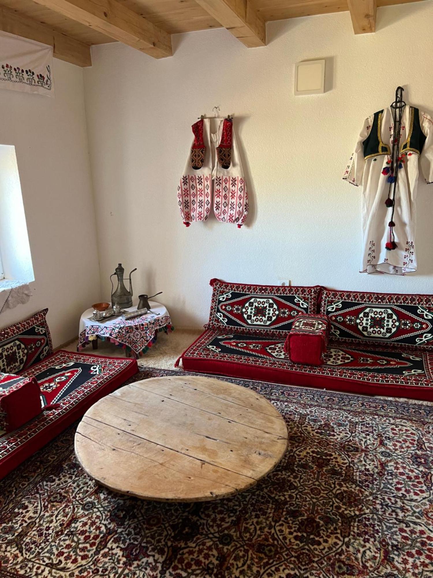 Kod Kapetana Tea Bed & Breakfast Gornji Lukomir Luaran gambar
