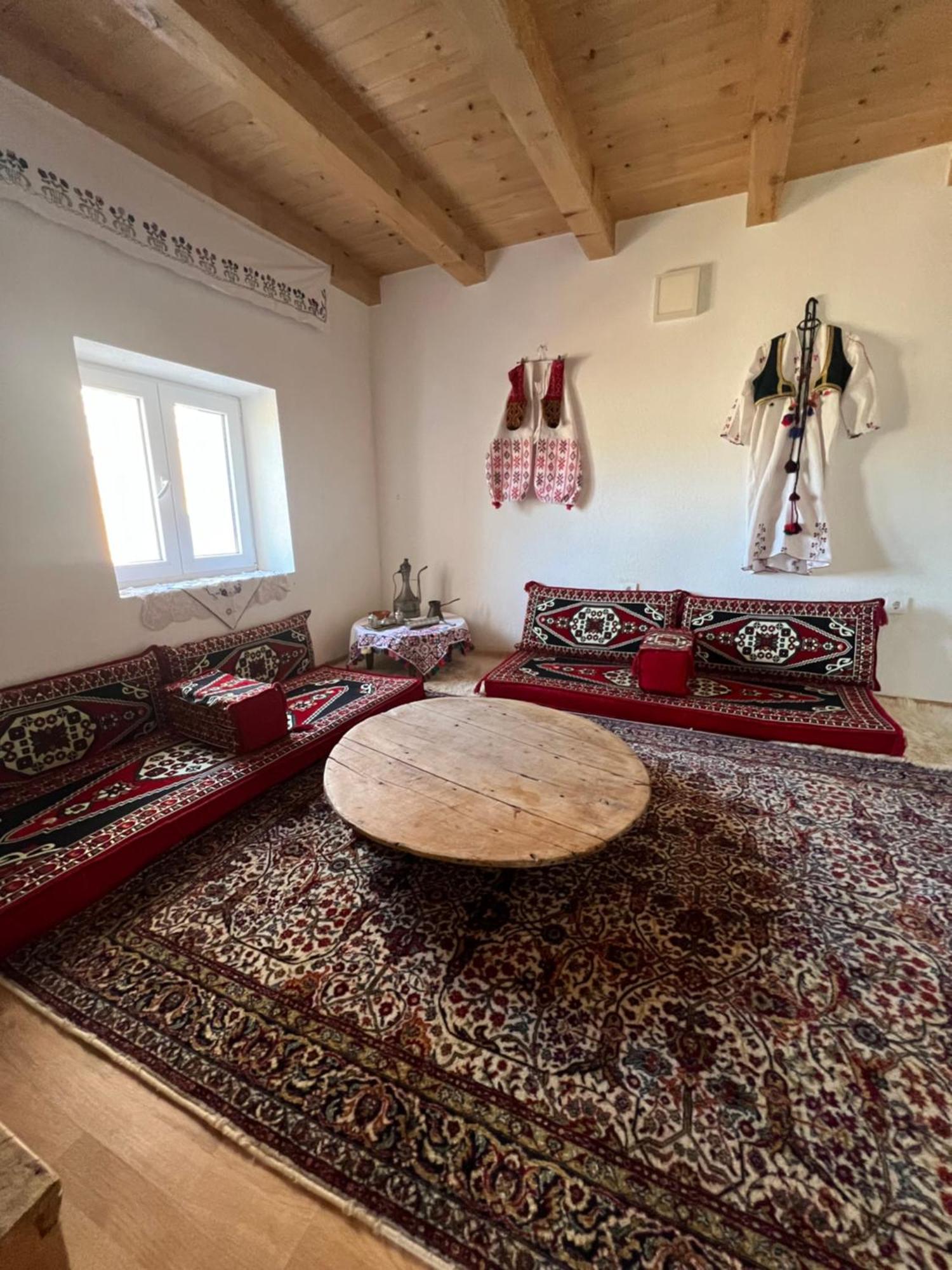 Kod Kapetana Tea Bed & Breakfast Gornji Lukomir Luaran gambar